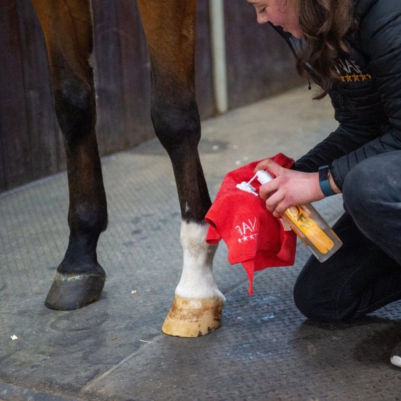 Muck Off Mousse - Den effektive pletfjerner fra NAF