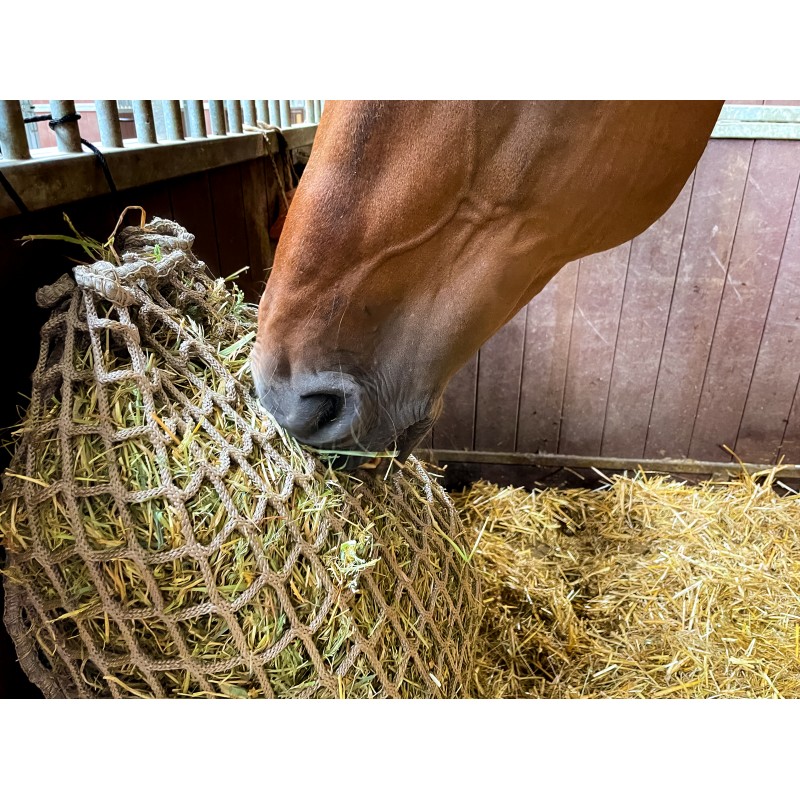 Hay Slow Feeder Netto 2,5 kg (45 mm) Hay Slow Feeder Netto 2,5 kg (45 mm)